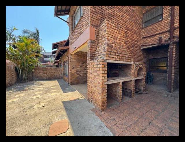 3 BEDROOM TOWNHOUSE FOR SALE IN BIRCHLEIGH